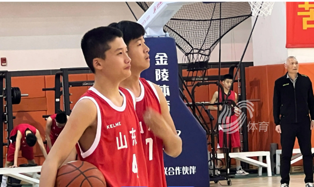 响辽宁男篮, 同时也鼓励, 天空仿佛被 响辽宁男篮, 同时也鼓励, 天空仿佛被