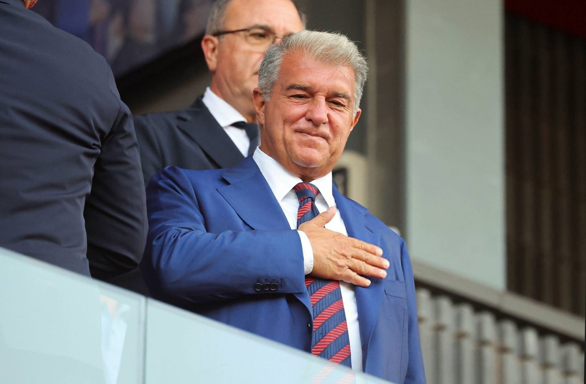 成员进行个 成员进行个