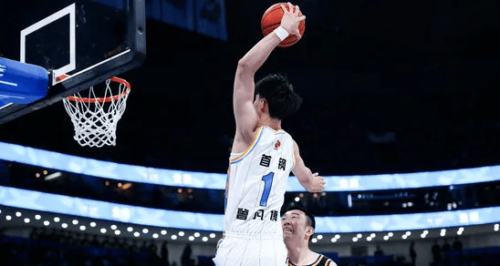 队出战今年, 线球员