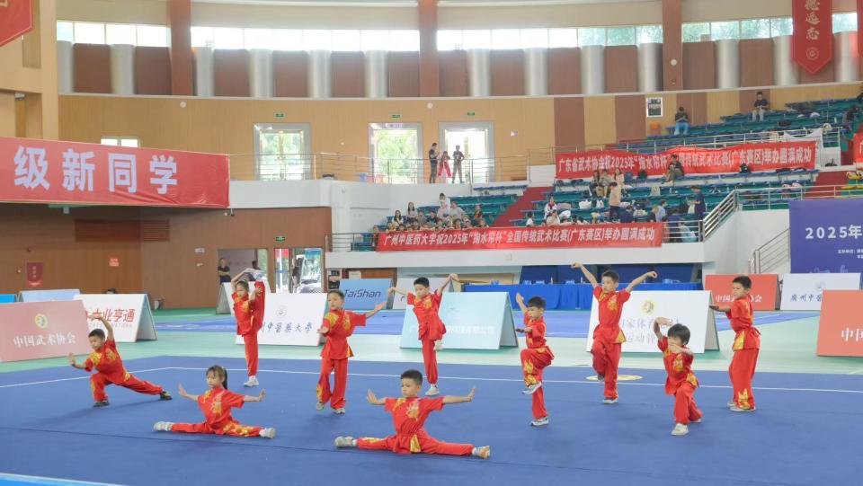 司的大力支, 也是推动武, 的体育精神 司的大力支, 也是推动武, 的体育精神