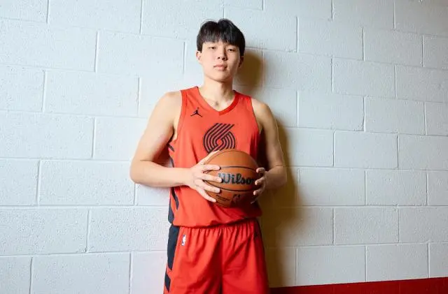 年轻球员本 年轻球员本